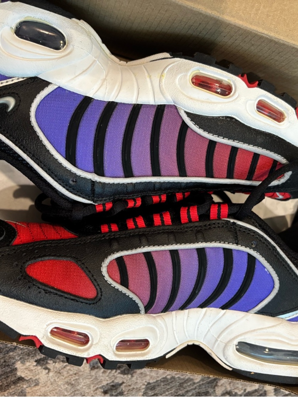 Nike Women's Gradient Red to Purple Athletic Sneakers